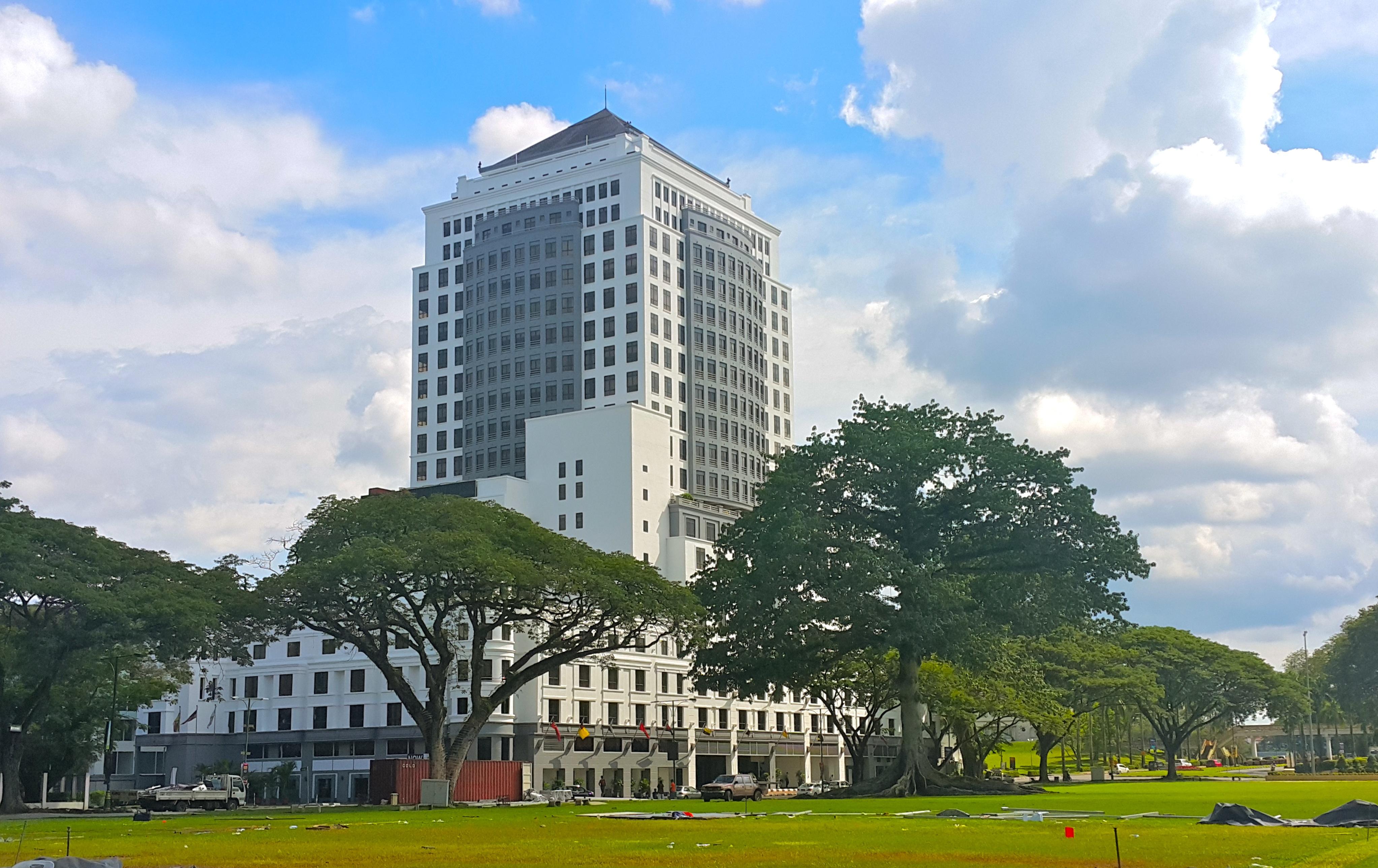 Merdeka Palace Hotel&Suites Kuching Bagian luar foto